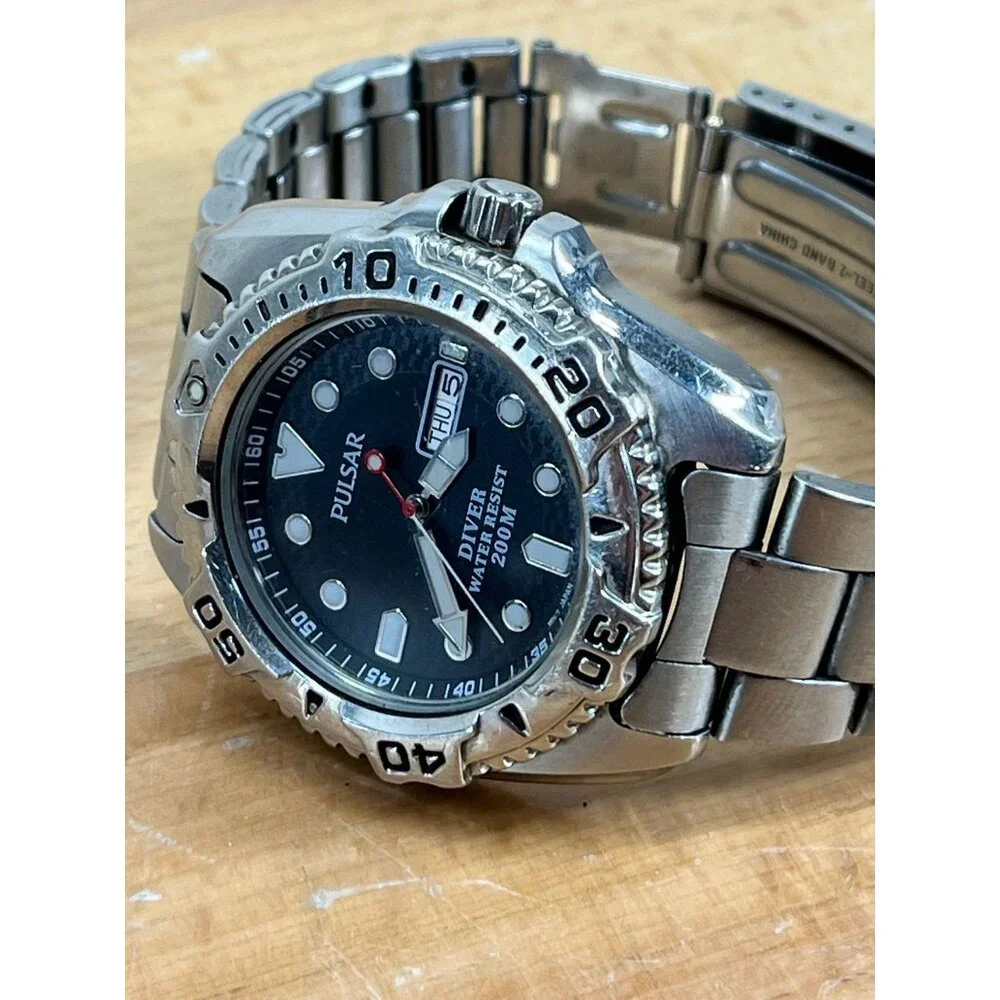 LUMINOX NAVY SEAL 3580-1GBq H-3LX- 200 Meters Water Resistant NEEDS BATTERY - Picture 9 of 12
